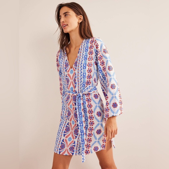 Boden - V-Neck Tie Waist Mini Kaftan
Meadow Spring, Opulent Stripe - Picture 2 of 6